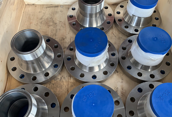 What are the advantages of customized flanges?